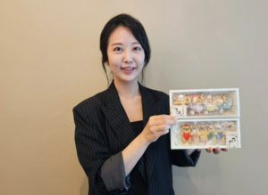 “3040 사로잡은 곰돌이 쿠키, 귀여움이 세상을 구합니다”