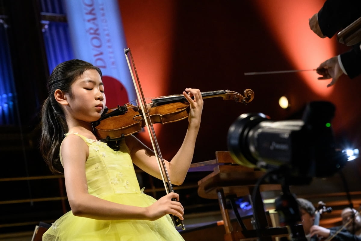 Violinist Kim Yeonah performs at the 59th edition of the international radio competition Concertino Praga on Sept. 13 in Prague, Czech Republic. (Concertino Praga)