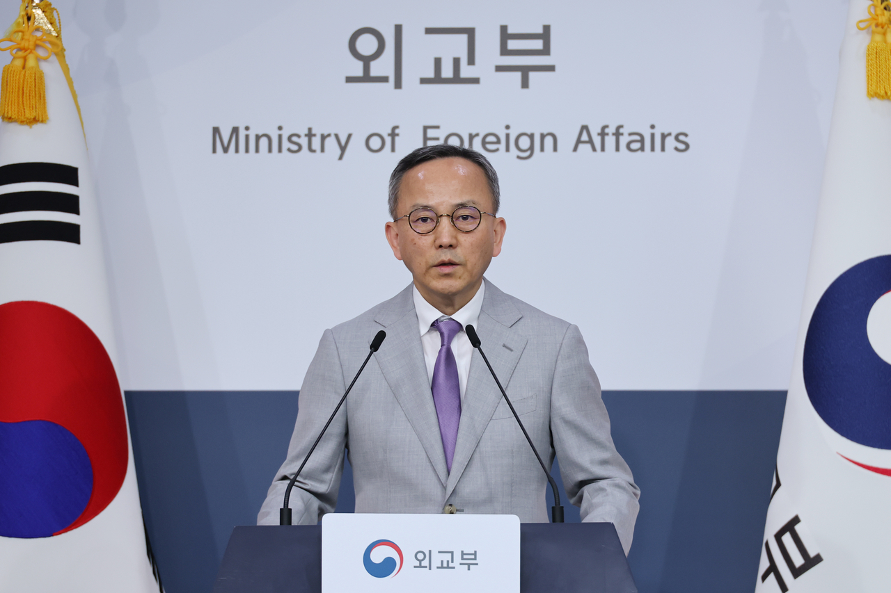 Park Il, spokesperson for the Foreign Ministry, speaks at a briefing at the ministry headquarters at the Government Complex Seoul in Jongno-gu, Seoul, Thursday. (Yonhap)