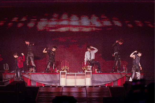 Enhypen performs at the Kspo Dome in Songpa-gu, southern Seoul, Saturday. (Belift Lab)