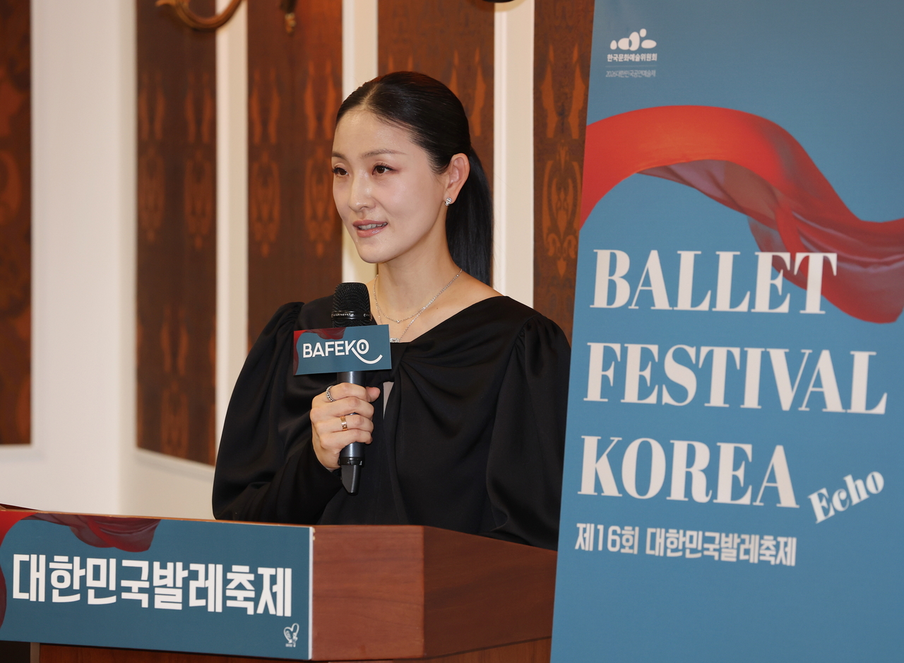 Kim Joo-won, artistic director of Ballet Festival Korea, speaks at a press conference for the 16th Ballet Festival Korea at the Seoul Arts Center in Seoul on April 21. (Yonhap)