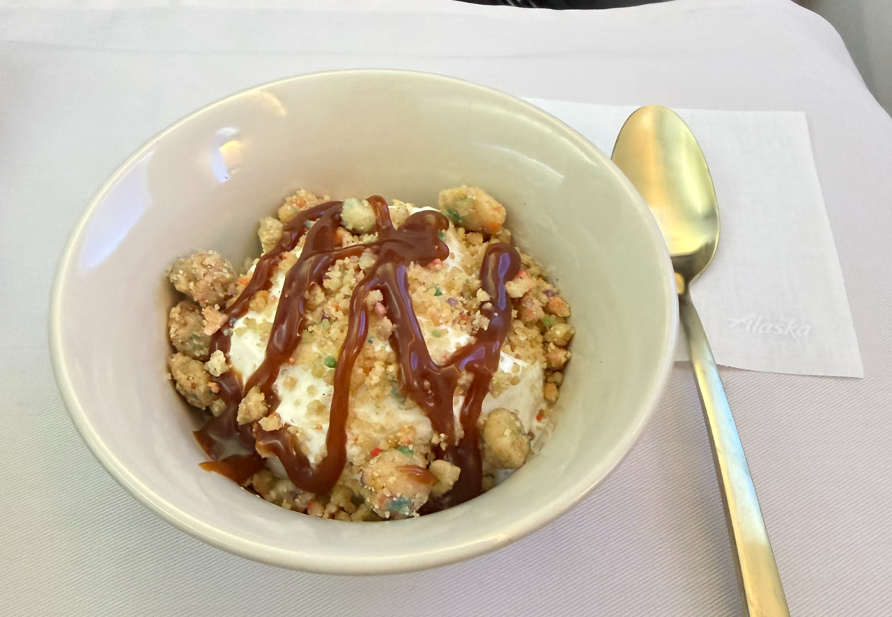 Salt & Straw's vanilla bean ice cream is plated with the customer's choice of toppings. (Hong Yoo/The Korea Herald)