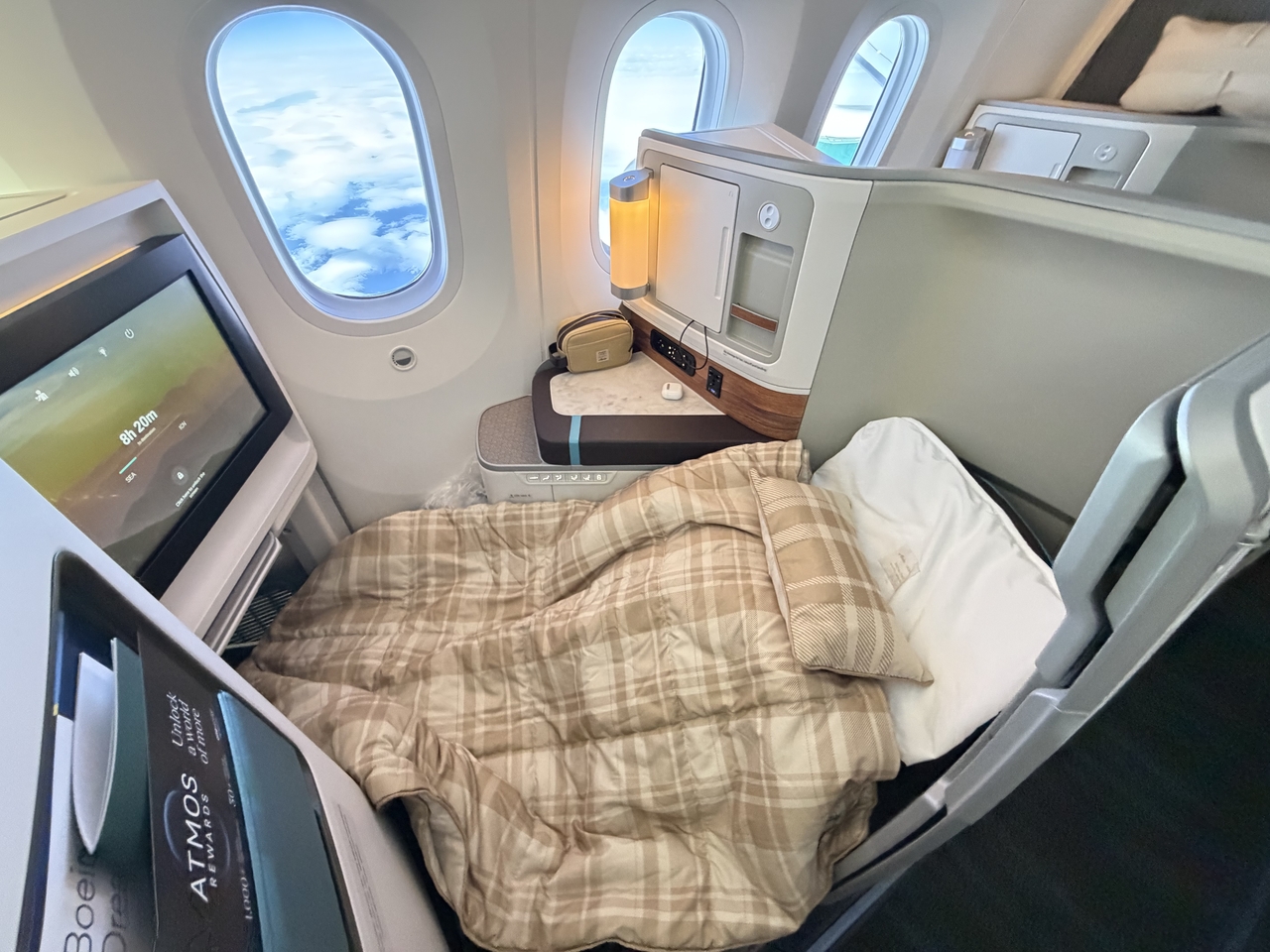 Alaska Airlines' new international suite (Hong Yoo/The Korea Herald)