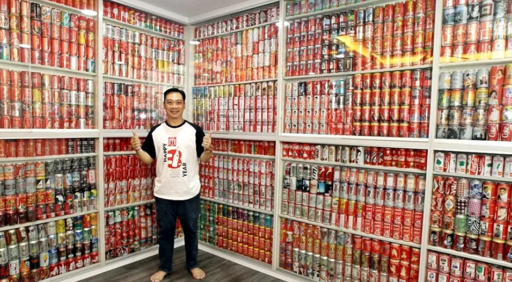 ANN] Malaysian Coca Cola can collector turns home into museum
