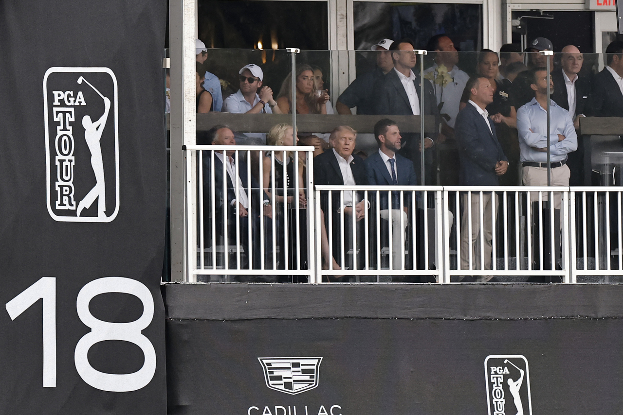 US President Donald Trump watches the Cadillac Championship at Trump National Doral Miami in Doral, Florida, Sunday.   (AFP-Yonhap)