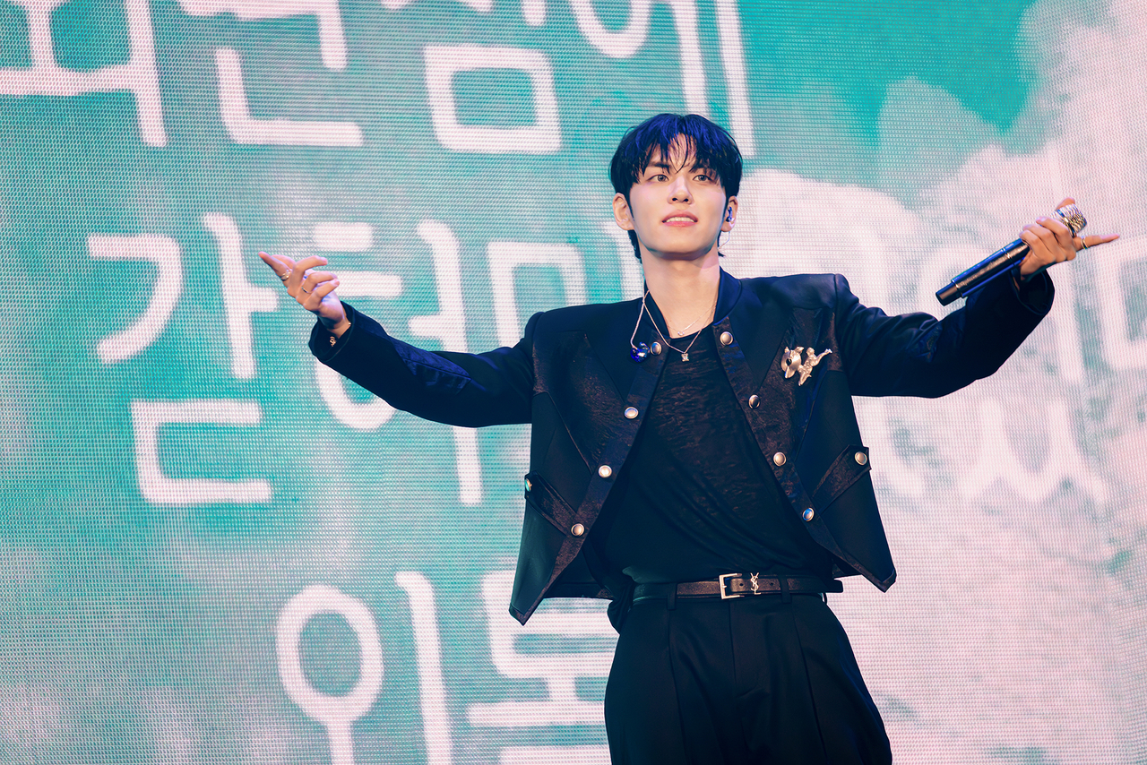 Wonpil performs 