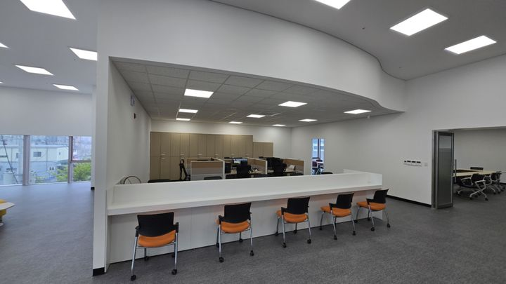 A consultation desk at Ulsan's new migrant worker support center