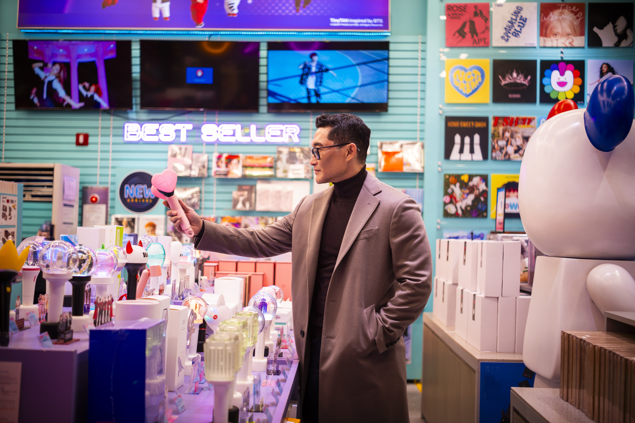 Daniel Dae Kim in "K-Everything" (CNN International)