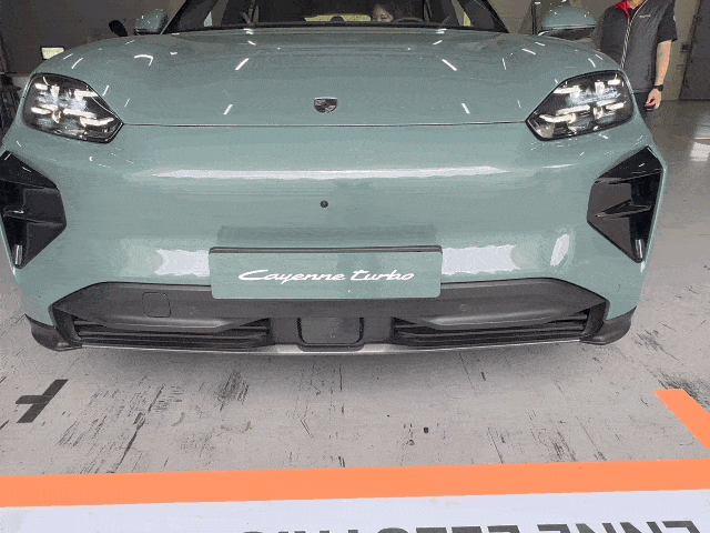 Porsche Cayenne Coupe Electric Turbo (Byun Hye-jin/The Korea Herald)