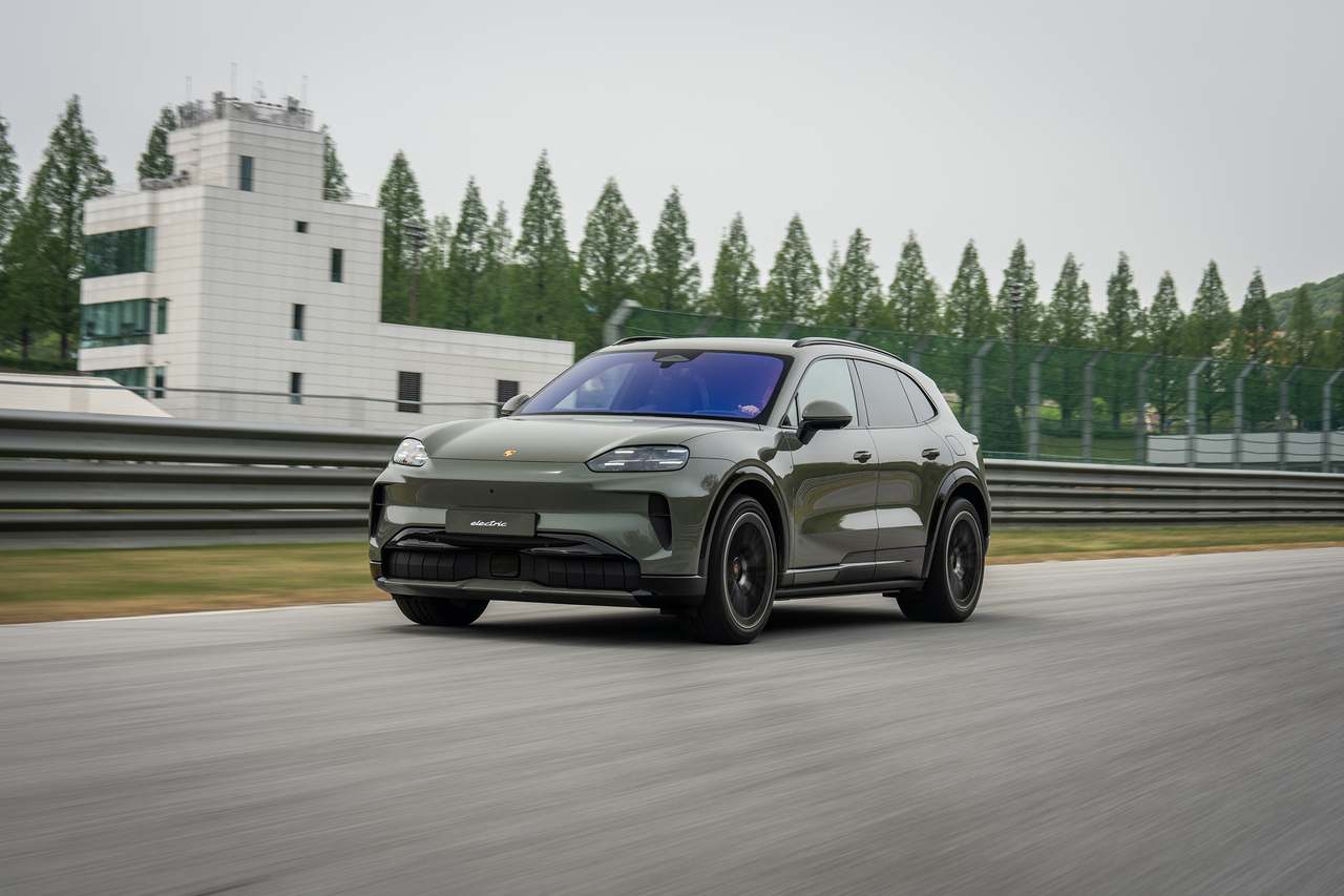Porsche Cayenne Coupe Electric Turbo (Porsche Korea)