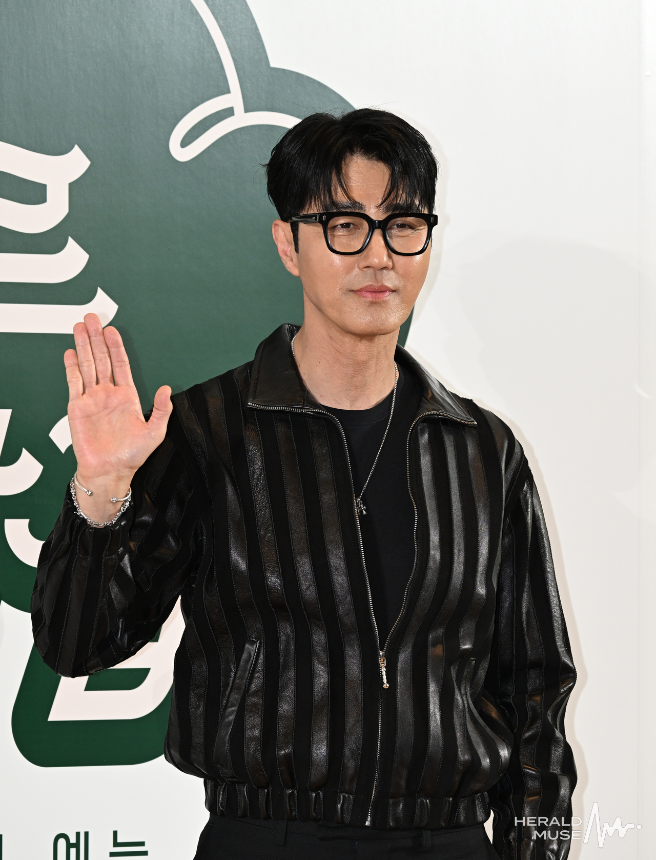 [헤럴드뮤즈=윤병찬 기자] 6일 오전 중구 커뮤니티하우스 마실에서 쿠팡플레이 예능 ‘봉주르빵집’ 제작발표회가 열렸다. 쿠팡플레이 예능 ‘봉주르빵집’은 조용한 시골 마을에 문을 연 시니어 디저트 카페를 배경으로 인생의 맛을 아는 어르신들과 행복의 맛을 전하는 빵집 식구들이 달콤한 위로와 온기를 나누는 힐링 베이킹 예능이다. 한편 이날 현장에는 배우 김희애, 차승원, 김선호, 이기택, 박근형 PD, 김란주 작가등이 참석하였다.