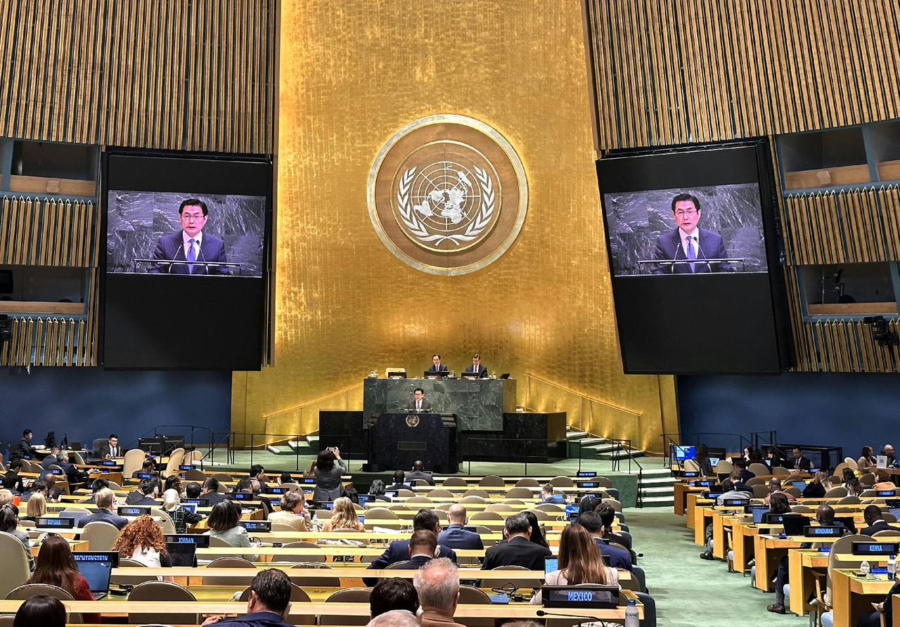 South Korea's Vice Foreign Minister for Strategy and Intelligence Jeong Yeon-doo (on screen) delivers a keynote speech during the Nuclear Non-Proliferation Treaty review conference at the UN Headquarters in New York on April 27. (Ministry of Foreign Affairs)