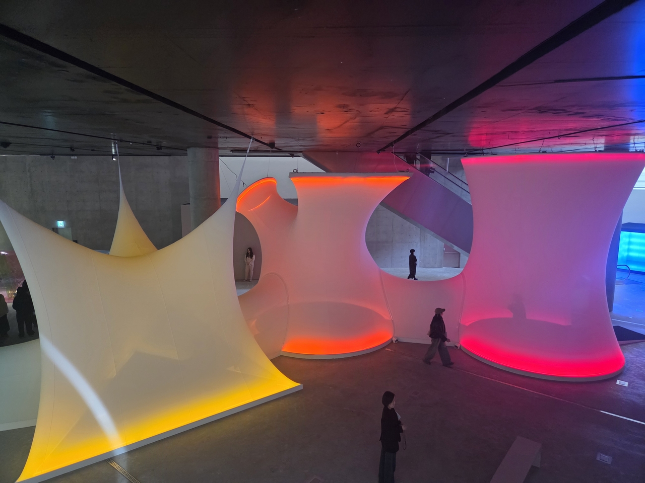 View of “Inside Other Spaces: Environments by Women Artists 1956-1976” at Leeum Museum of Art in Seoul  (Park Yuna/The Korea Herald)