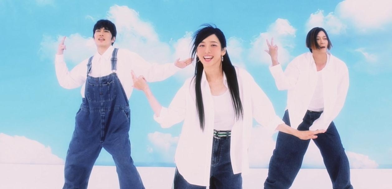 From left: Uhm Tae-goo, Park Ji-hyun and Gang Dong-won appear as fictional dance trio Triangle in the music video for "Love Is," the group's in-universe debut single from the upcoming film "Wild Sing." (Lotte Entertainment)