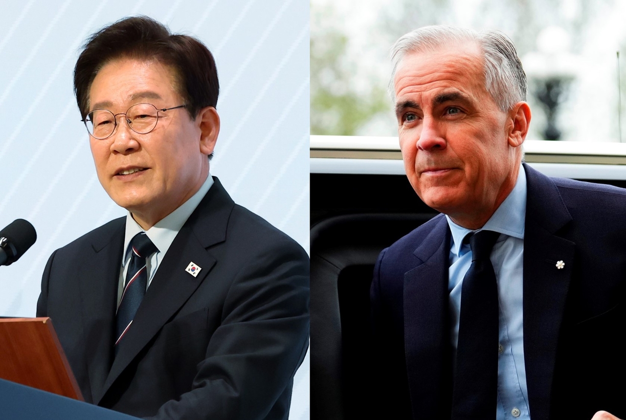 President Lee Jae Myung (left) and Canada's Prime Minister Mark Carney (Yonhap/AP-Yonhap)