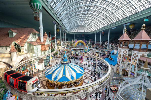 Lotte World in Jamsil, Songpa-gu, Seoul. (Lotte World)