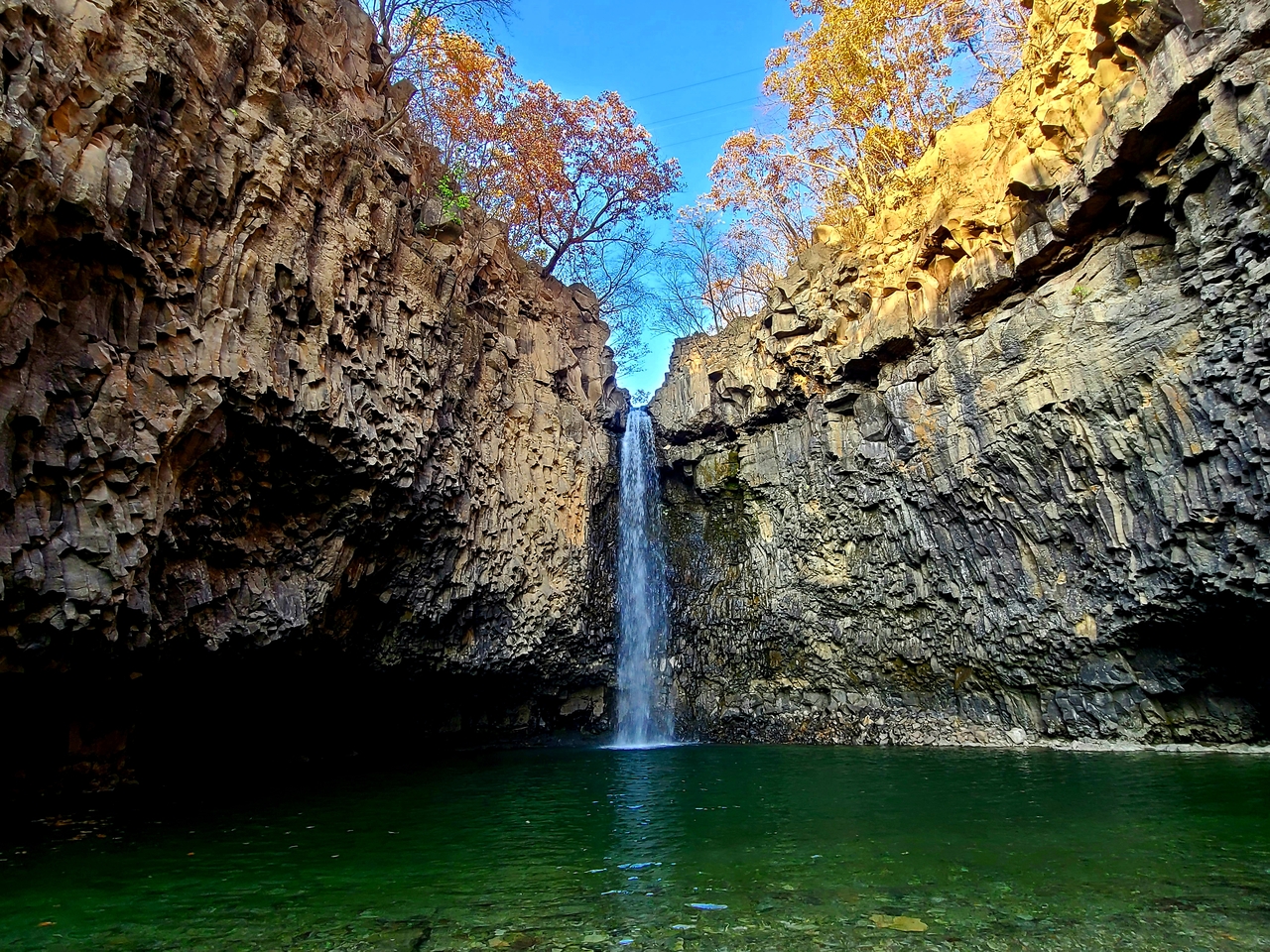 Jaein Falls in Hantangang Global Geopark draws around 500,000 visitors annually. (Yeoncheon County Office)