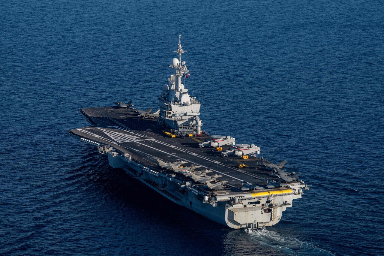 French aircraft carrier Charles de Gaulle off the coast of the Greek island of Crete, May 6 (AFP-Yonhap)