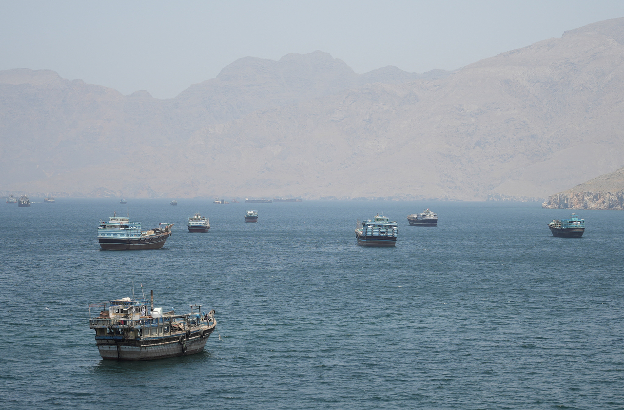Vessels in the Strait of Hormuz, Musandam, Oman, on May 8, 2026 (Reuters-Yonhap)
