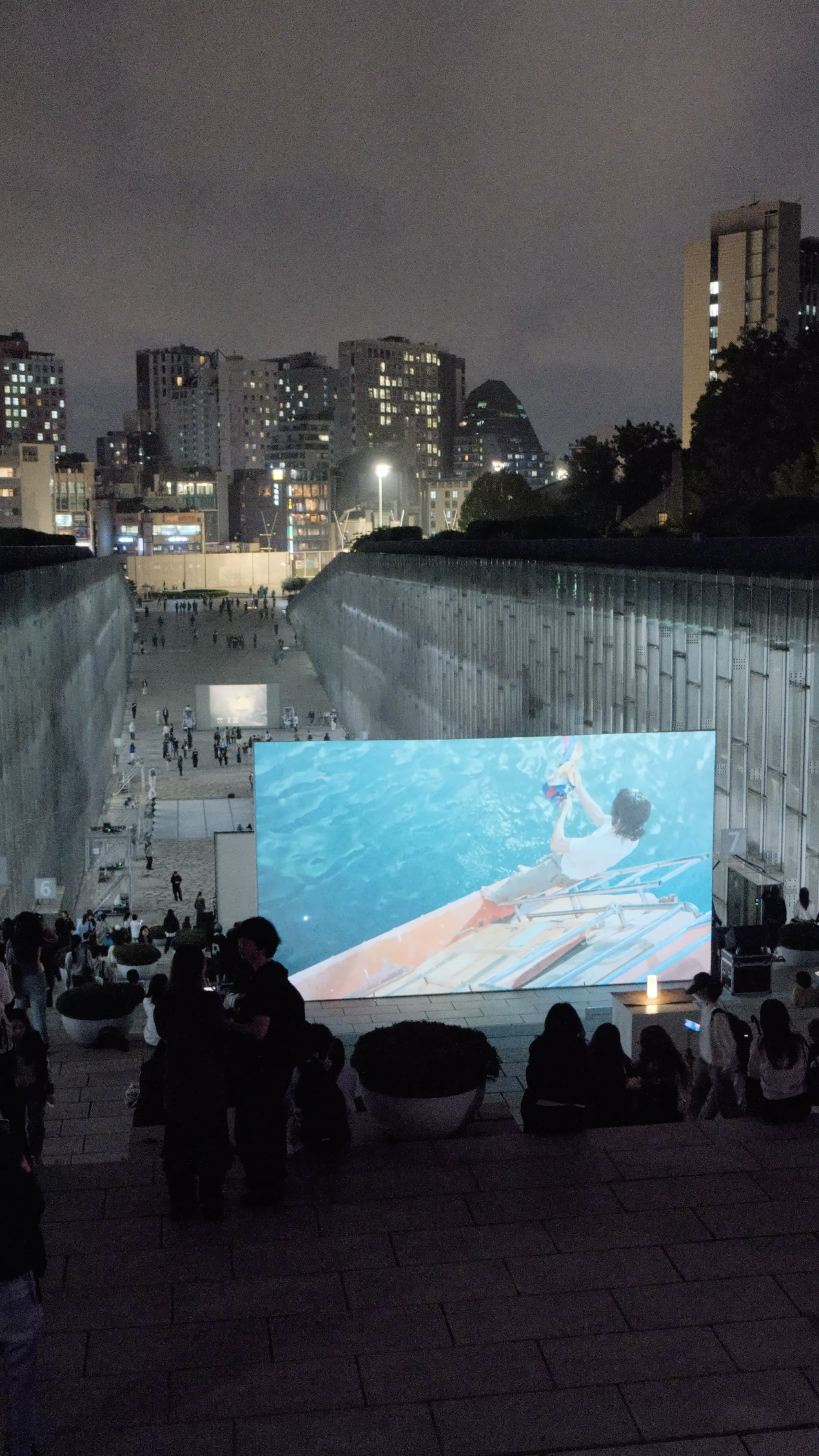 A view of the 15th edition of Ewha Media Art Presentation on Monday in Ewha Campus Complex at Ewha Womans' University in Seoul Ewha Womans' University)