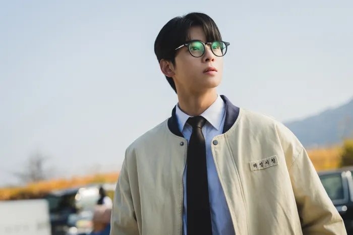 Cha Eun-woo stars in "The Wonderfools." (Netflix)
