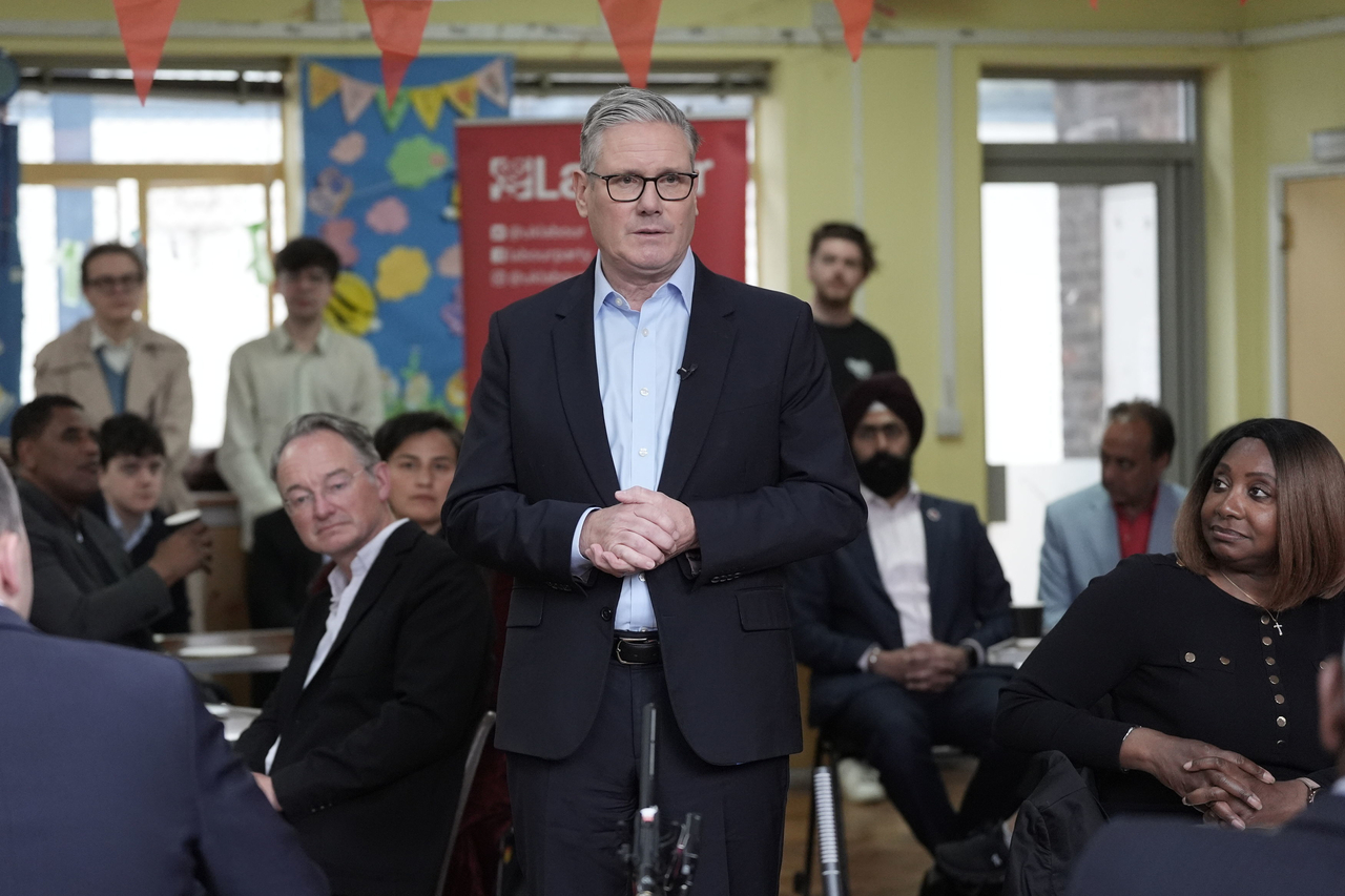 Britain's Prime Minister Keir Starmer speaks to Labour Party members at Kingsdown Methodist Church Hall, in Ealing, west London, Friday, a day after the local elections. (Yonhap/AP)