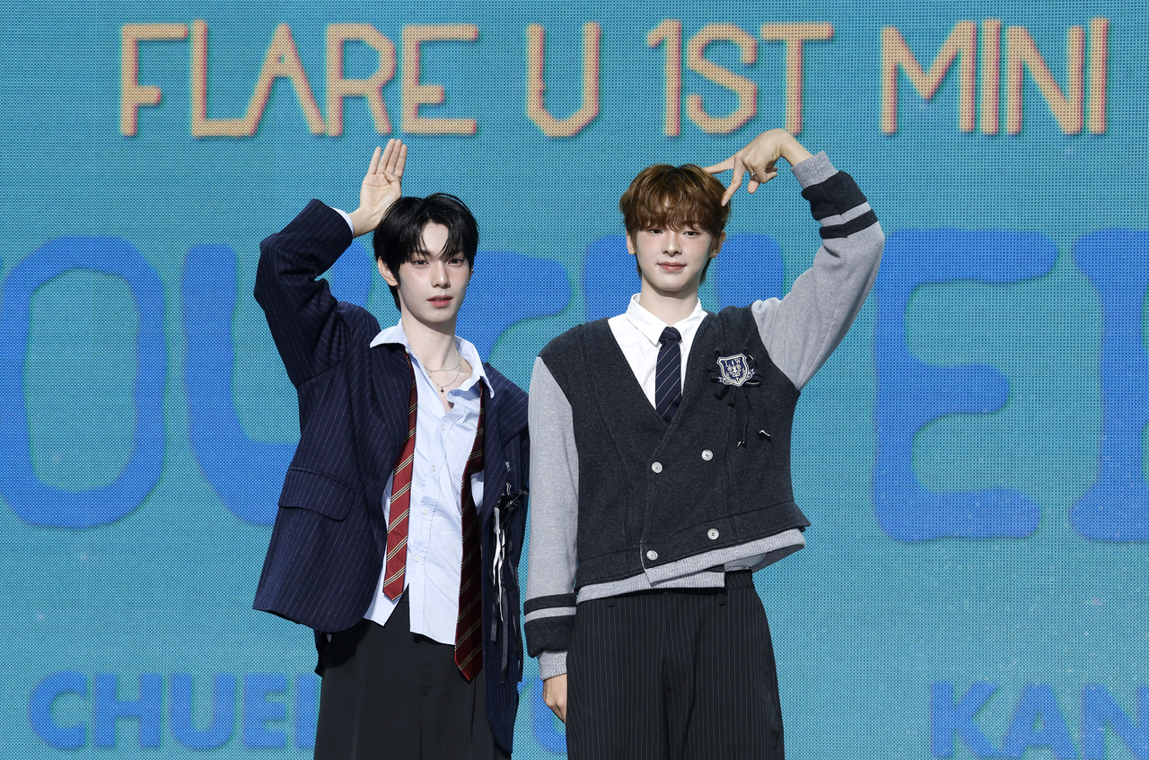 Flare U poses during a media showcase for “Youth Error” held at Blue Square Woori Won Banking Hall in Yongsan-gu, central Seoul, Wednesday. (Nesis)