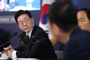 Lee to meet Nobel economic laureate Howitt on economic policy this week