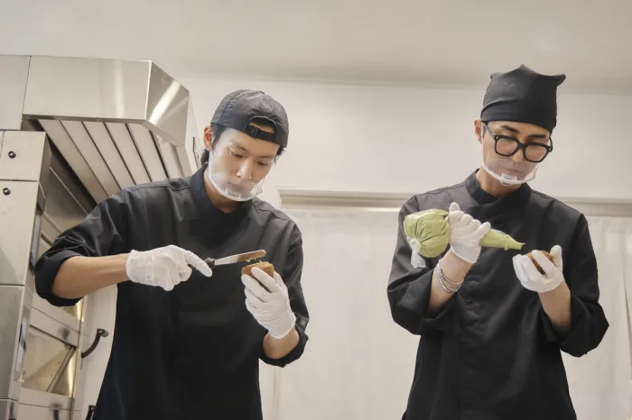Lee Ki-taek (left) and Cha Seung-won star in "Bonjour Bakery." (Coupang Play)