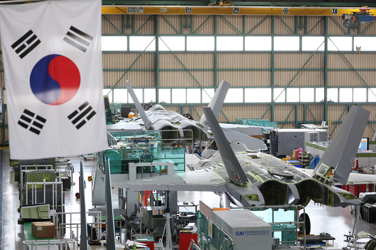 Mass-produced KF-21 fighter jets in the first batch scheduled for delivery to the South Korean Air Force are seen at Korea Aerospace Industries in Sacheon, South Gyeongsang Province,  Wednesday. (Joint Press Corps)