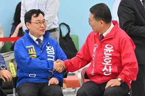 ‘지선 D-20’ 후보 등록 시작…與 “적극재정 숨통” vs 野 “미래세대 빚”