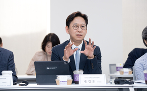 부총리, AI전략위 부위원장 겸임 ‘임시방편’