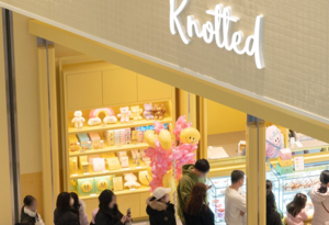 "우리 동네엔 없더라" 하소연에도...가맹사업 포기한 '노티드', 왜?... - 뉴스 썸네일 이미지