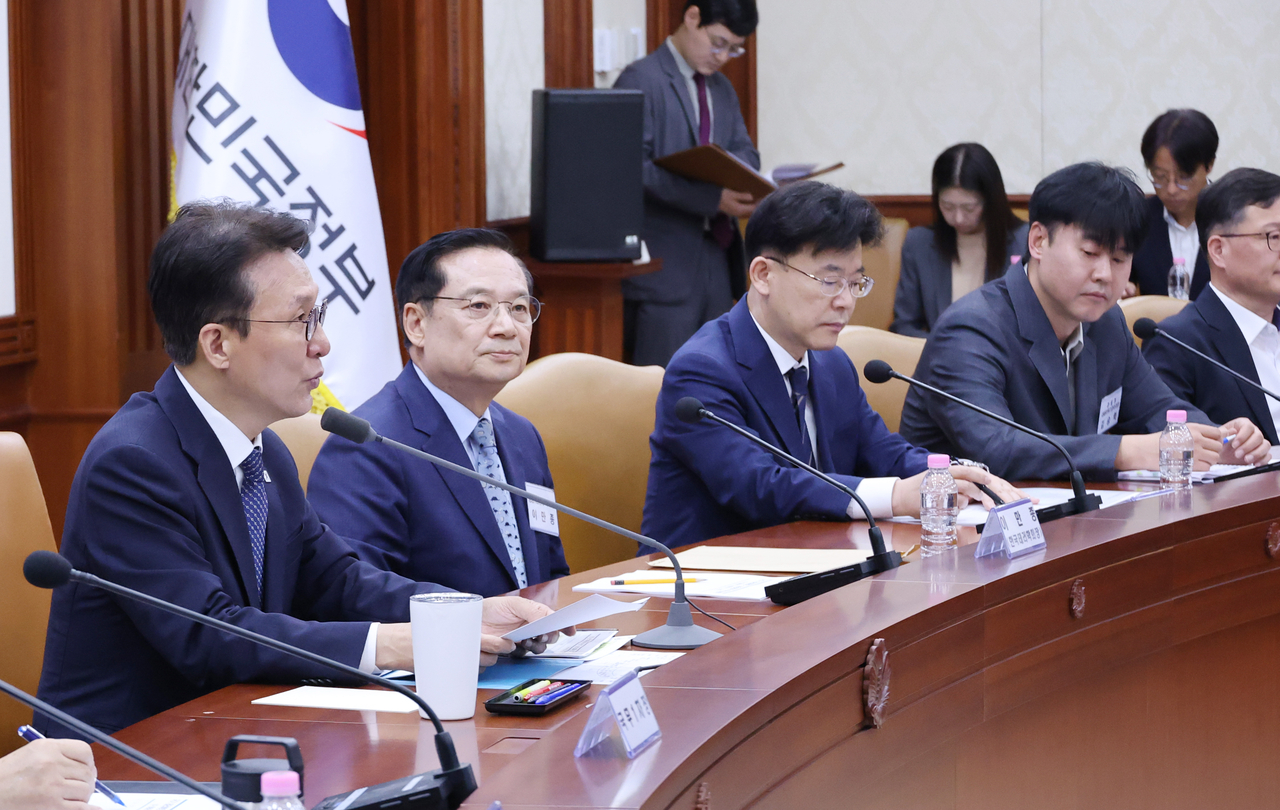 Prime Minister Kim Min-seok presides over the final meeting of the public-private Task Force for Innovation in Counterterrorism Operations at the Government Complex Seoul in Jongno-gu, central Seoul, on Friday morning. (Yonhap)