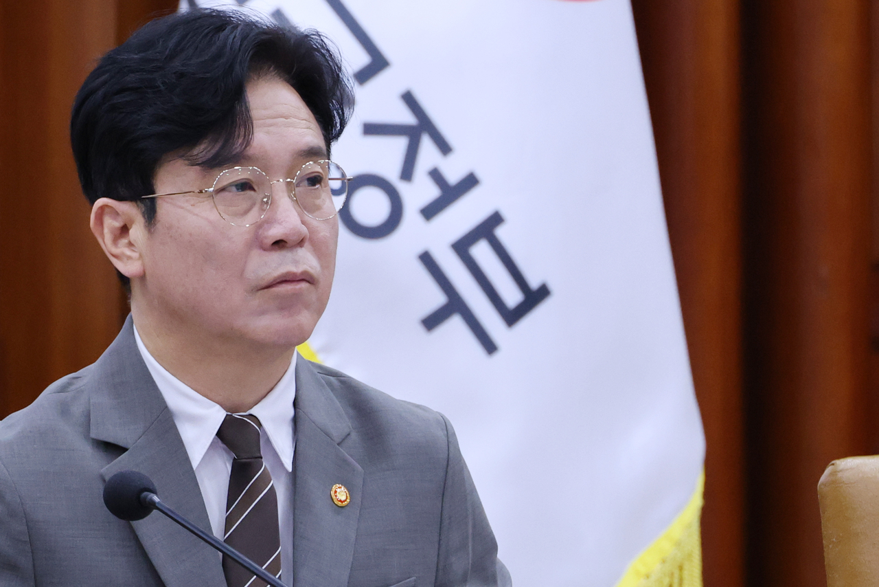 Labor Minister Kim Young-hoon (Yonhap)