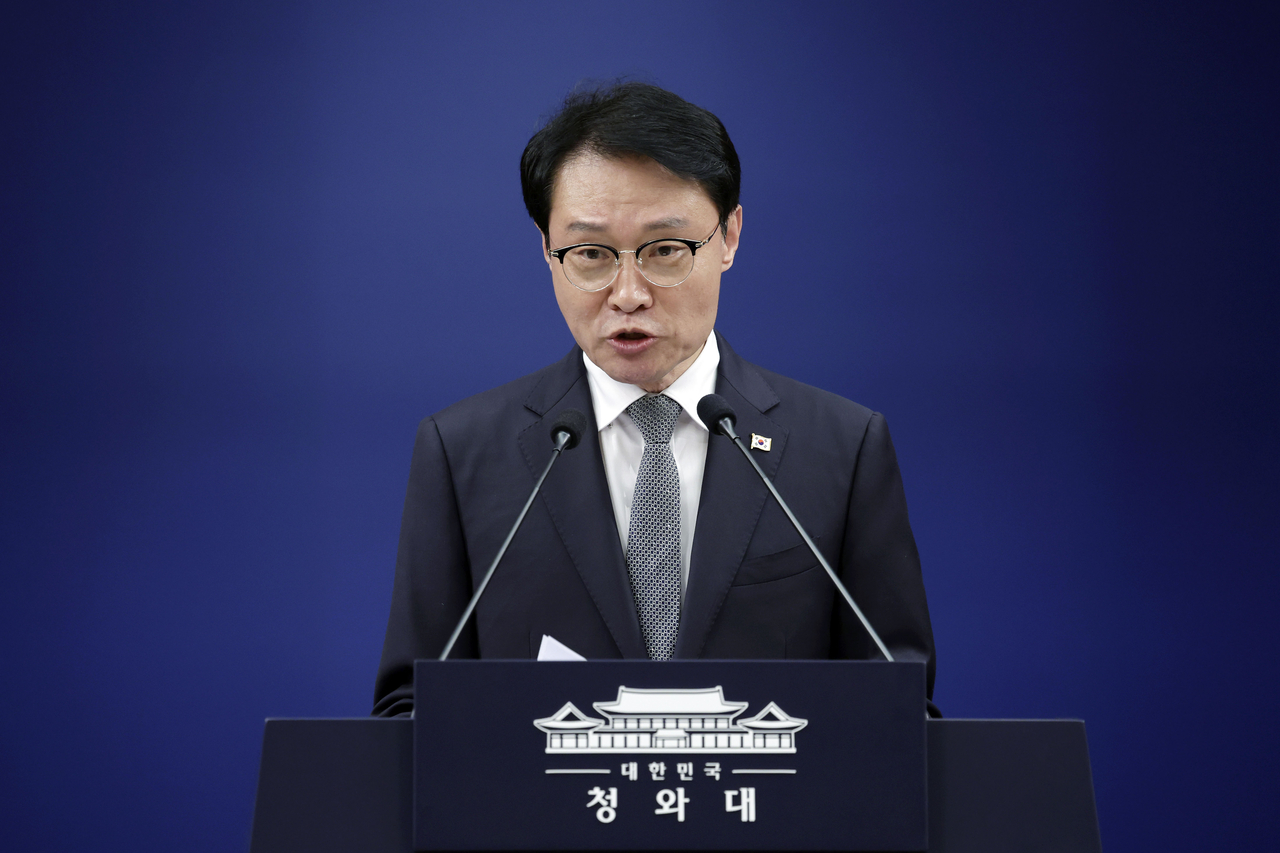 Lee Kyu-yeon, senior secretary to the president for public communication, announced the reshuffle at Cheong Wa Dae in central Seoul on Friday. (Yonhap)