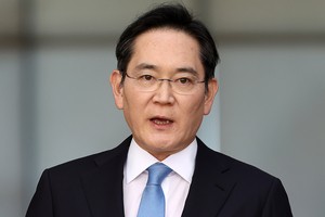 회장 취임 후 첫 사과한 이재용…노사 꼬인 실타래 풀리나