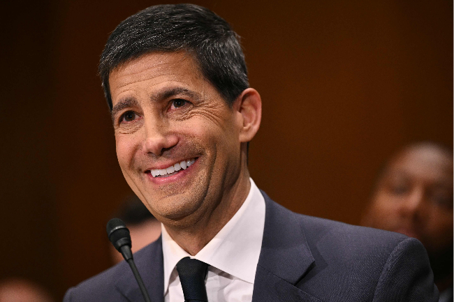 Kevin Warsh testifies during a Senate Banking Committee hearing on his nomination for US Federal Reserve Chair on Capitol Hill in Washington on April 21. (AFP-Yonhap)