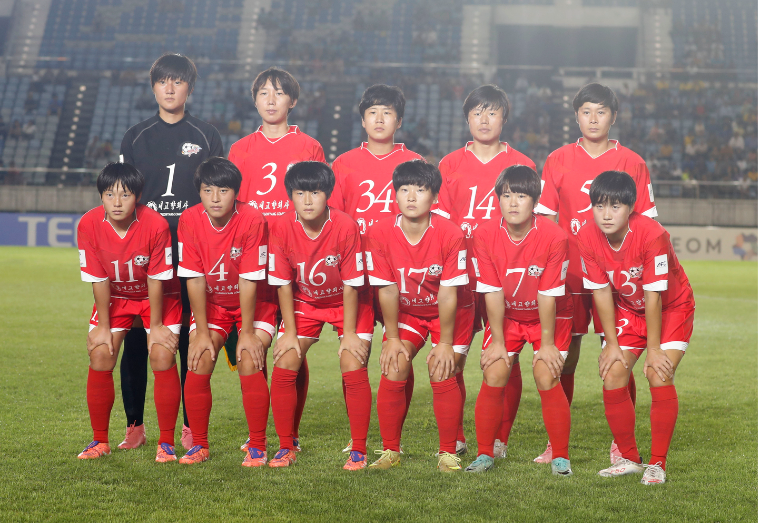 Naegohyang WFC players pose for a photo before their AFC Women’s Champions League match against ISPE FC in Yangon, Myanmar, on Nov. 15, 2025. (EPA via Yonhap)
