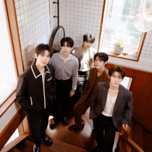 Zerobaseone opens new chapter as five-member group with ‘Ascend-’