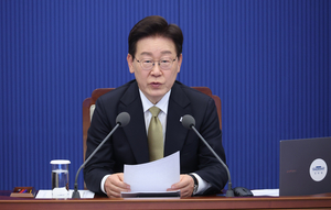 [속보] 李대통령, “노동권만큼 기업경영권 존중돼야…힘세다고 더 갖지 않고 연대하길”