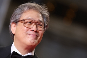 Park Chan-wook receives France's prestigious cultural honor