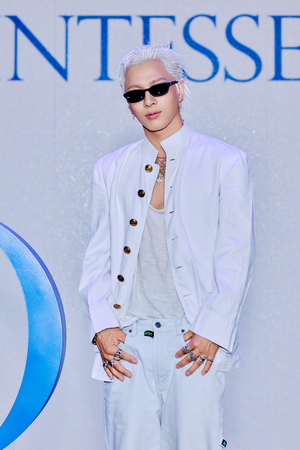 Taeyang embraces authenticity, reinvention on 'Quintessence'