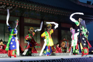 Gyeongbokgung nights come alive with royal court music and dance