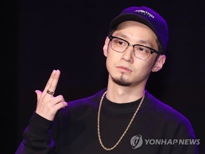 “더콰이엇 일베냐”…‘노무현 조롱’ 공연 일파만파. 팔로알토, 딥플로우도 사과