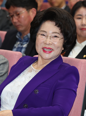 ‘최강 동안’ 93세 이길여 총장, 대학축제 등장…“오늘은 실컷 놀아”