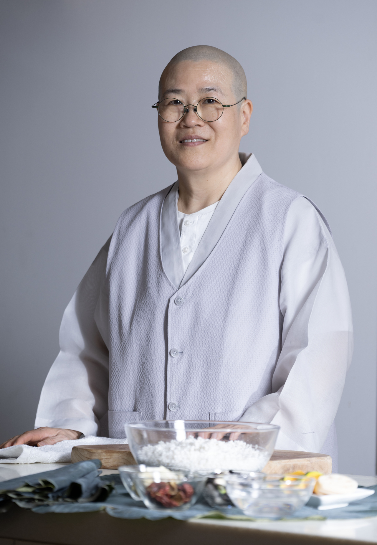Temple food expert the Ven. Hyebeom talks to The Korea Herald at Suwolam in Seoul on May 14. (Im Se-jun/The Korea Herald)