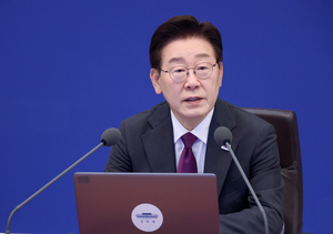 “대통령 방문은 처음”…李대통령, 쪽방촌 방문해 폭염 대비 점검