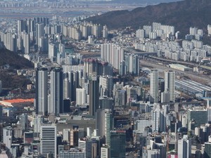 “서울은 오른다던데 우리는 왜” 13억하던 부산집 7억으로 떨어졌다 [부동산360]
