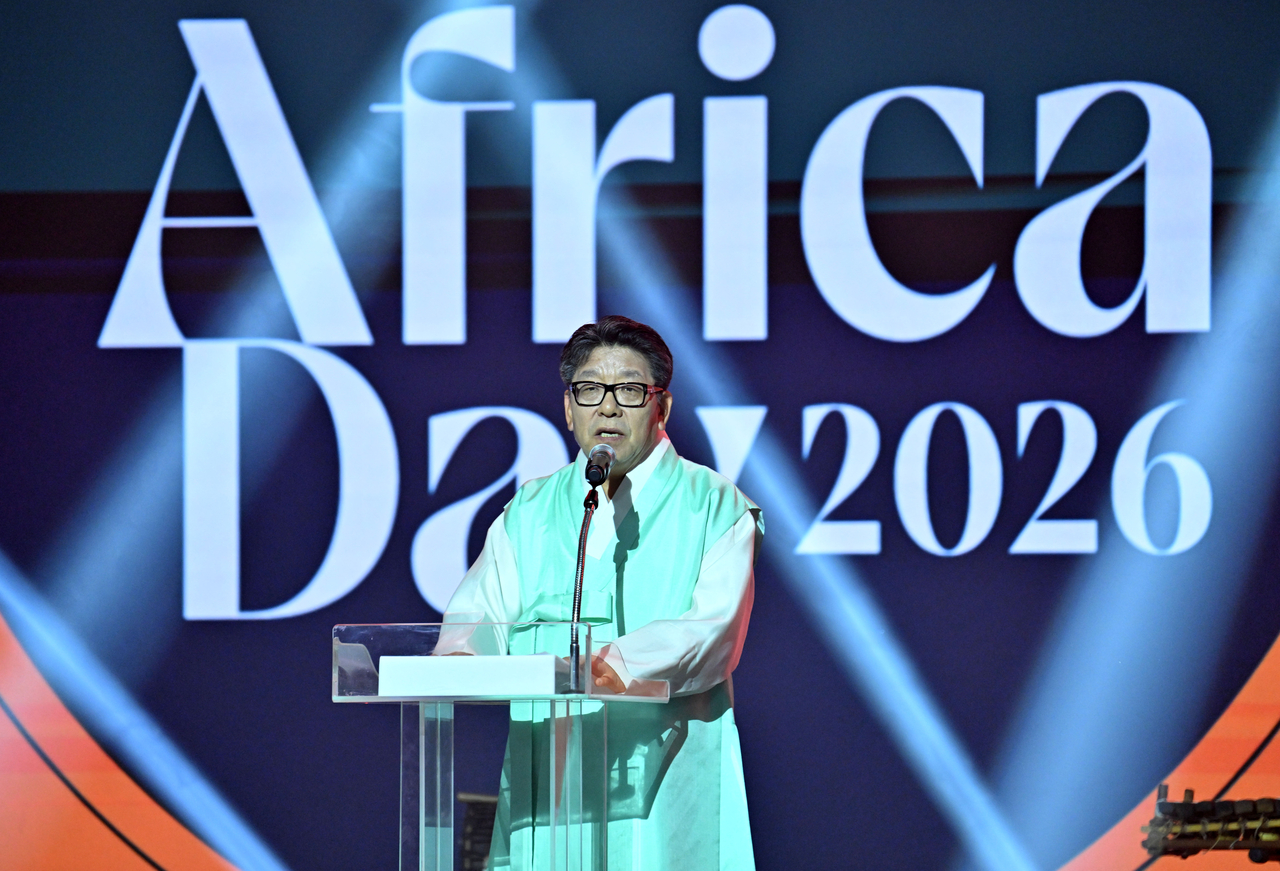 Choi Jin-young, CEO of Herald Media Group, delivers a welcoming speech during Africa Day 2026, held at Grand Hyatt Seoul on Wednesday.